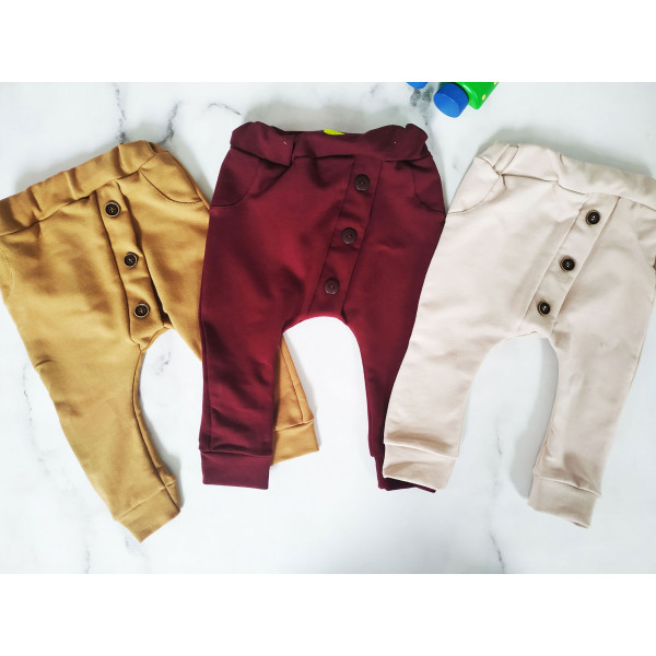 Spodnie dresowe z ozdobnymi guziczkami- kolory do wyboru