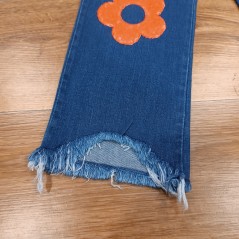 Spodnie jeans z kwiatami